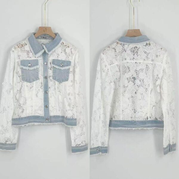 Veste courte en dentelle blanche