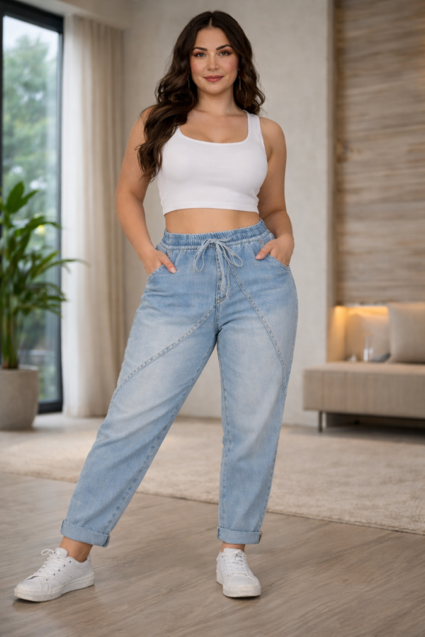 Jean en denim bleu clair à coupe ample