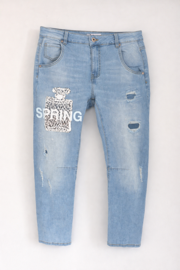 ChatGPT Image 21 févr. 2026, 18_33_28 Jean boy-friend en denim bleu clair