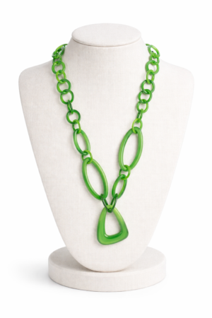 Collier long à maillons en résine verte