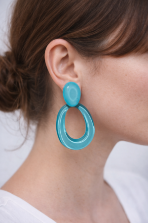 Boucles d’oreilles pendantes turquoise en résine