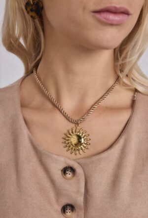 Screenshot_20260325_074830_Samsung Internet~2 Collier élégant en acier inoxydable