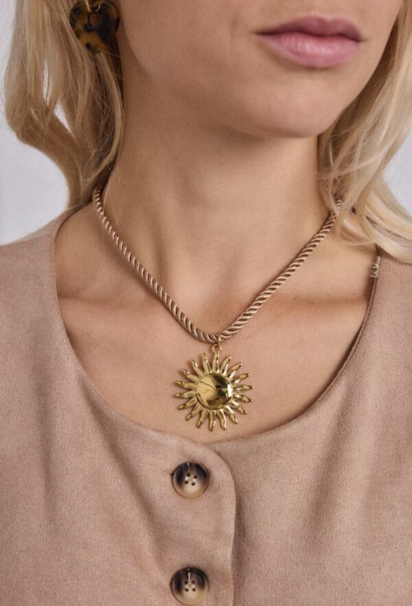 Collier élégant en acier inoxydable