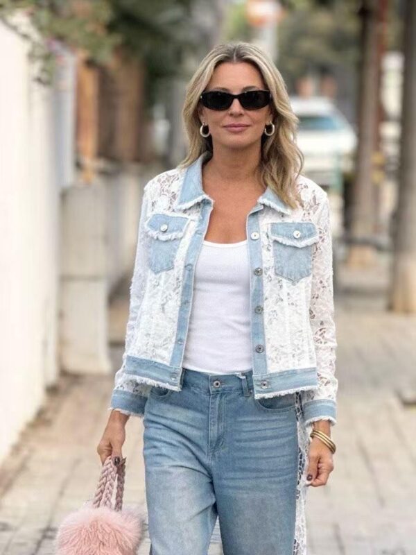 Veste courte en dentelle blanche